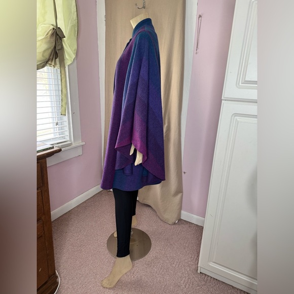 Avoca Collection Vintage Wool Cape - Picture 3 of 13